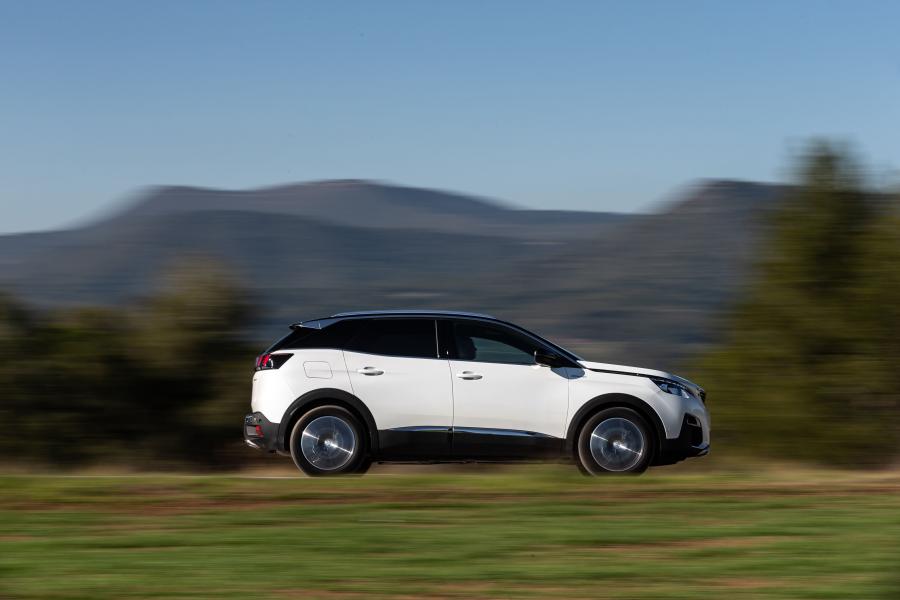  Peugeot 3008 GT HYBRID4 2019 года  (WW) (фото 23 из 40)